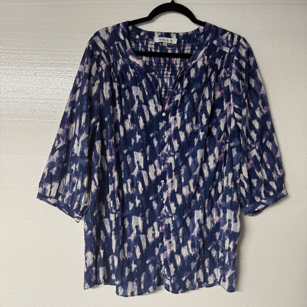 Rose + Olivia Women Y Neck Top 1X Purple Abstract Watercolor Button Front Flowy